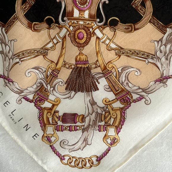 Woman’s scarf by Celine Paris - Picture 4 of 8